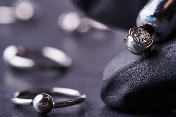 Piercing - wymagająca ozdoba