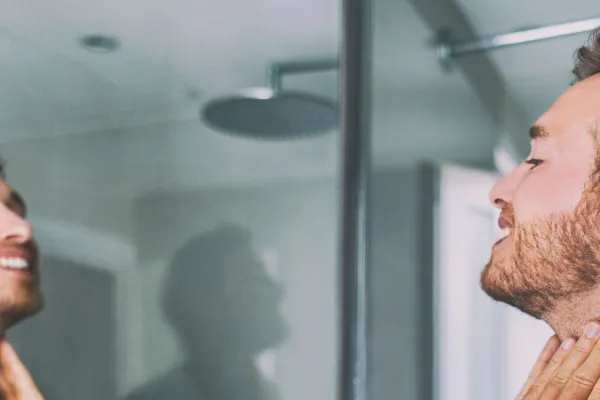 Jak złagodzić podrażnienia po goleniu twarzy?